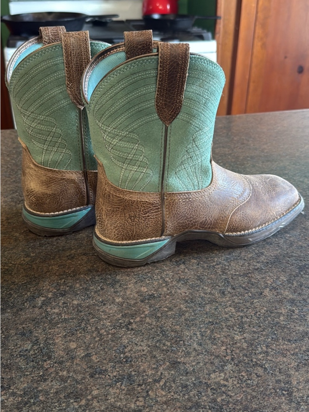 ARIAT Brown Leather & Mint Green Western Boots